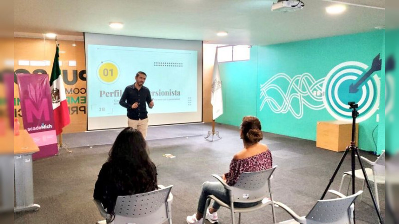 Sedeco capacita sobre cómo iniciar a invertir, en Espacio Emprendedor