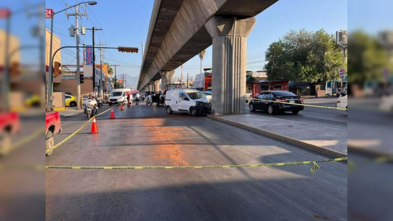 Muere un hombre tras chocar contra muro del Metro de Monterrey; habría ...