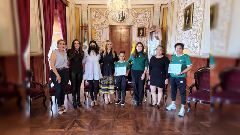 Reconoce Gobierno de Morelia a medallista mundial Cinthya Romero
