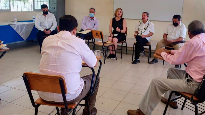 Brinda Secretaría de Educación Michoacán atención personalizada a 500 escuelas 