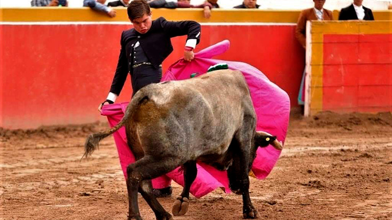 Paco de la peña, una promesa que empuja y arrebata 