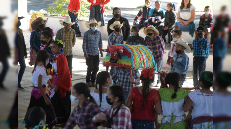 A cinco comunidades de Morelia ha llegado "Mi Escuela en tu Tenencia": SEE