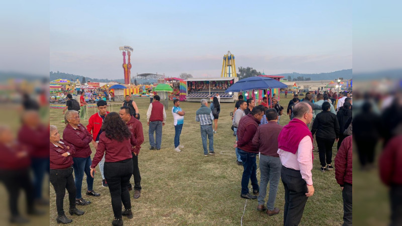Inaugura el Presidente Municipal Ignacio Campos Equihua Feria DIF Uruapan 2022
