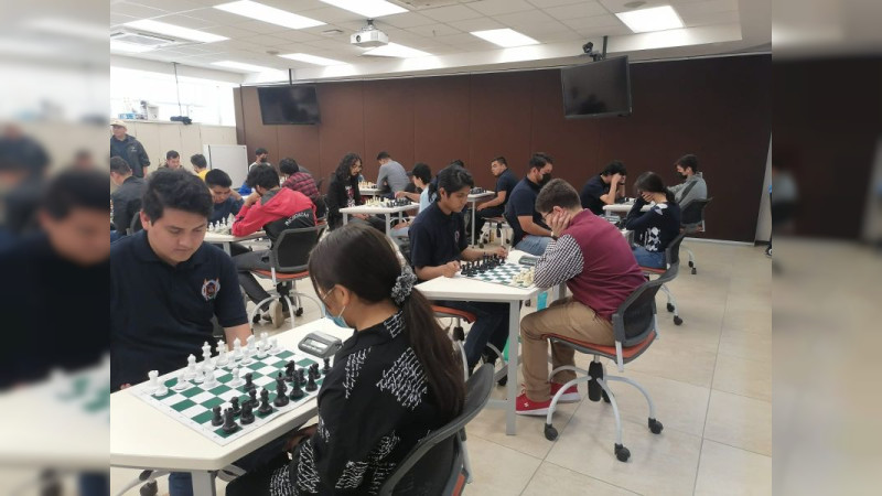 Celebran 1° concurso interuniversitario de Ajedrez en la ENES Morelia
