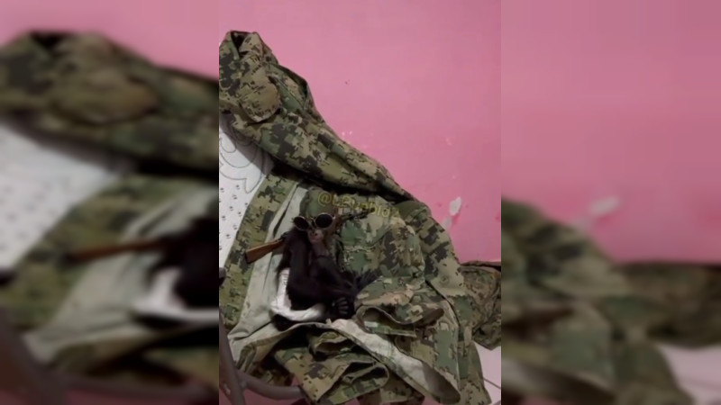 Estrena crimen nuevo “mono sicario”: Tiene su propio “cuerno de chivo” y duerme en uniforme del Ejército 