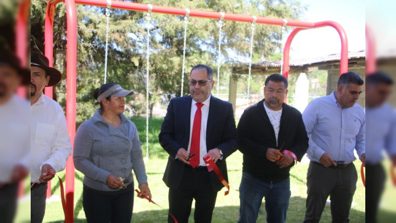Inaugura Ayuntamiento de Ciudad Hidalgo juegos infantiles en El Tren