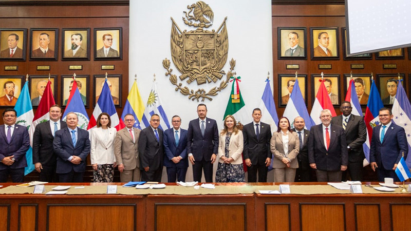 Fortalece gobernador de Querétaro relaciones de amistad con países de América Latina y el Caribe 