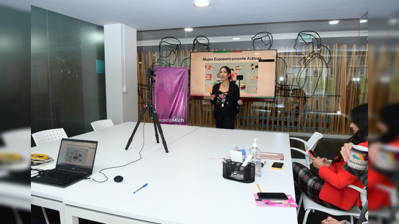 Capacita Sedeco sobre empoderamiento de la mujer desde la autonomía económica