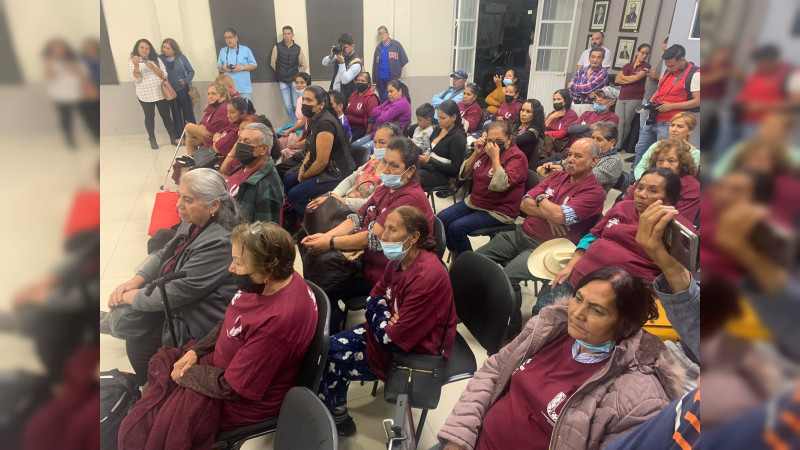 El Gobierno Municipal de Uruapan apoya a familias para el trámite de su Visa Americana 