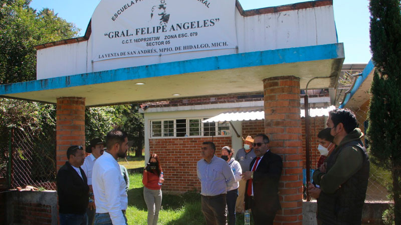 Alcalde de Ciudad Hidalgo visita Escuela Primaria Rural “General Felipe Ángeles” y Preescolar Laurenco Filho 