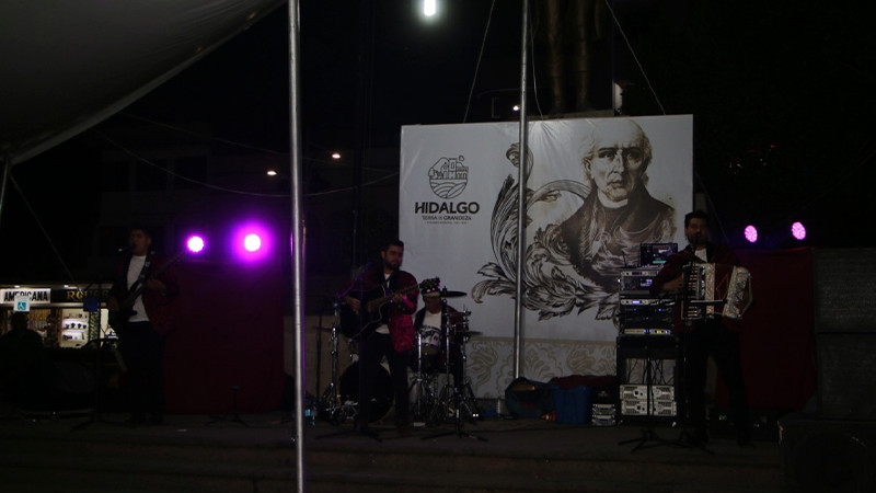 Grupo musical "Nota Privada" se presento en Ciudad Hidalgo, Michoacán