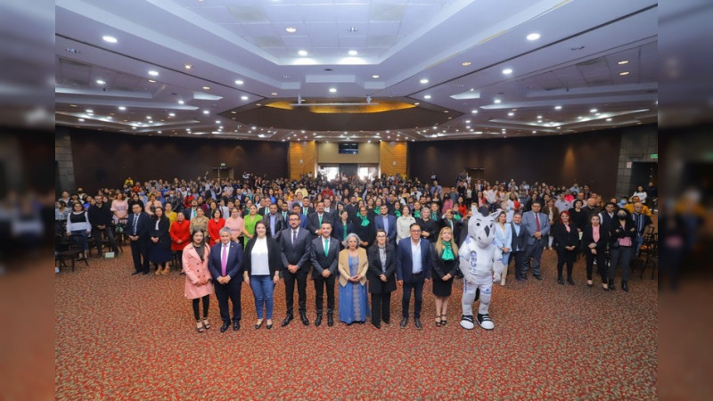 Reúne IMCED a expertos en pedagogía nacionales e internacionales