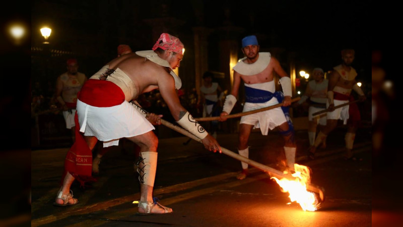 Ilumina el Juego de la Uárhukua a la capital michoacana 