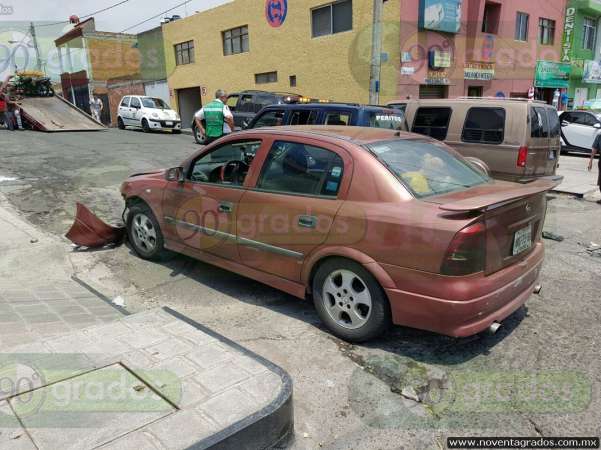 Accidente vehicular en Morelia deja un detenido y un lesionado - Foto 0 
