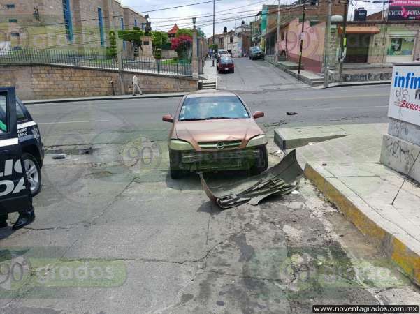 Accidente vehicular en Morelia deja un detenido y un lesionado - Foto 1 