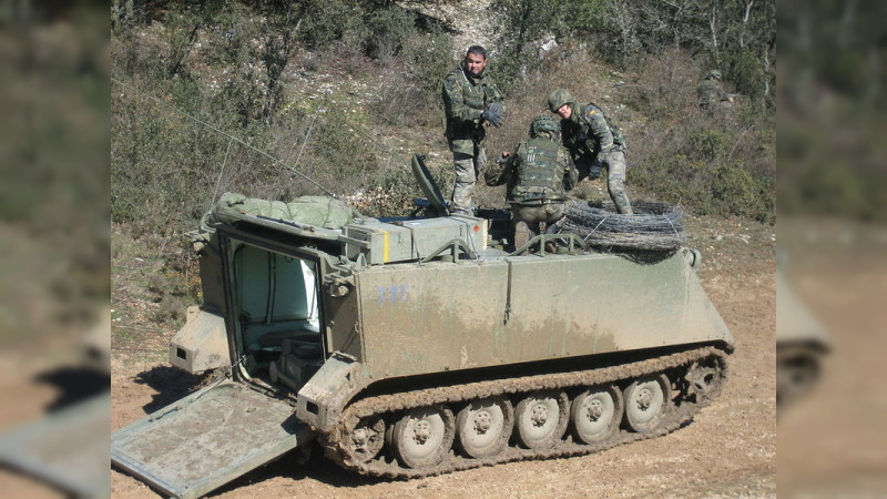 Texas enviará tanques militares a la frontera con México para impedir el cruce de migrantes 
