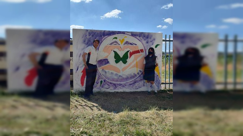 Estudiantes del Cecytem Morelia diseñan y pintan murales en el marco del 25N 