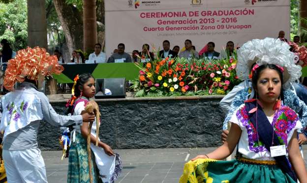 Educación pública, motor para el desarrollo del país: Víctor Manuel Manríquez - Foto 3 