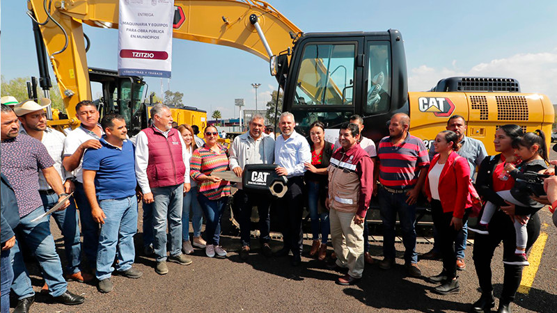 En Morelia, concluye entrega de maquinaria para municipios; 328 mdp invertidos: Bedolla 
