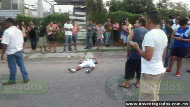 Asesinan a joven hombre en Lázaro Cárdenas, Michoacán - Foto 0 