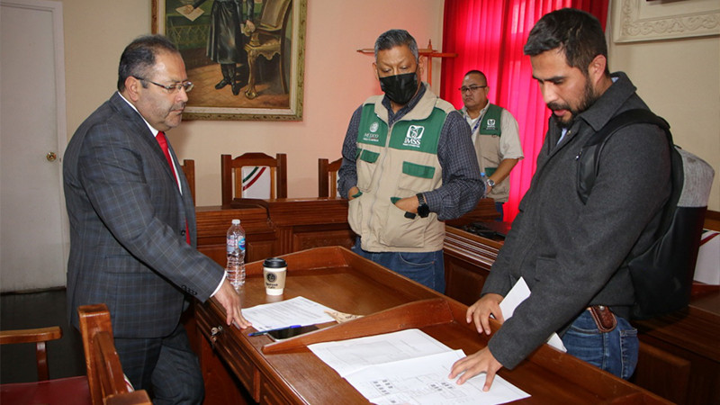 Alcalde de Ciudad Hidalgo mantuvo una plática con personal de IMSS-Bienestar 