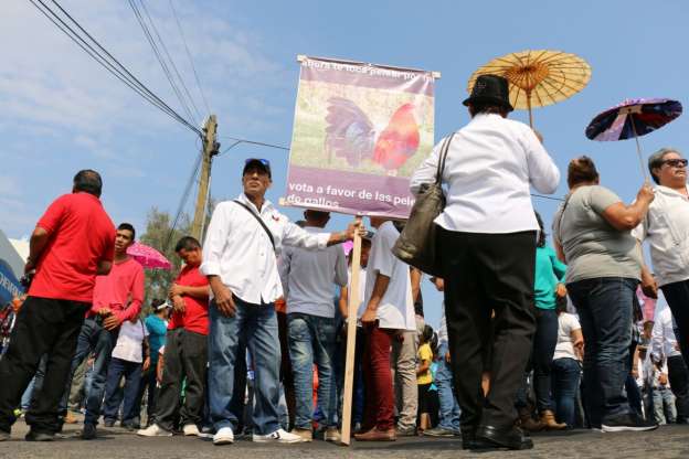 Inicia marcha en protesta por la iniciativa del diputado Juan Pablo Puebla - Foto 2 