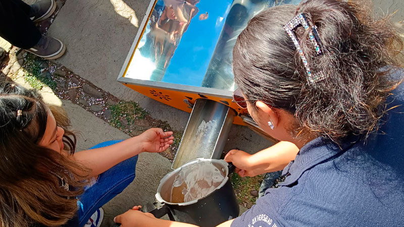 Presentan en Tiríndaro nixtamalizador solar desarrollado por la UIIM 