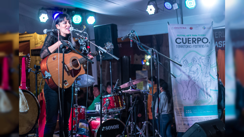 El Encuentro de Mujeres Cantautoras hace vibrar la cerrada de San Agustín en Morelia