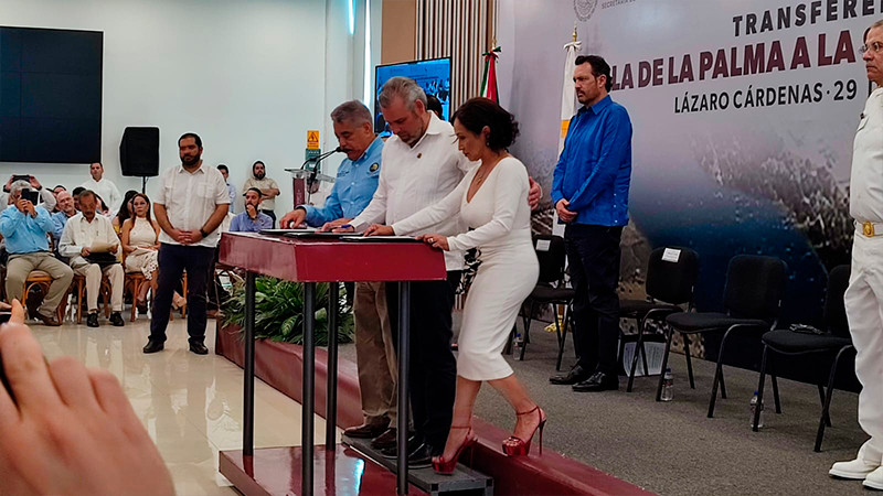 Gobierno de Michoacán transfiere Isla de la Palma a la SEMAR 