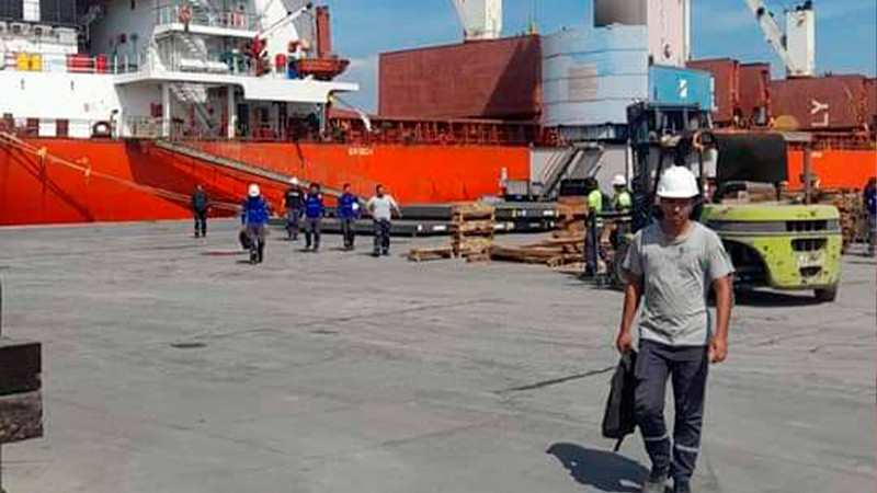 Trabajadores portuarios anuncian paro sin respaldo de su sindicato en Lázaro Cárdenas 