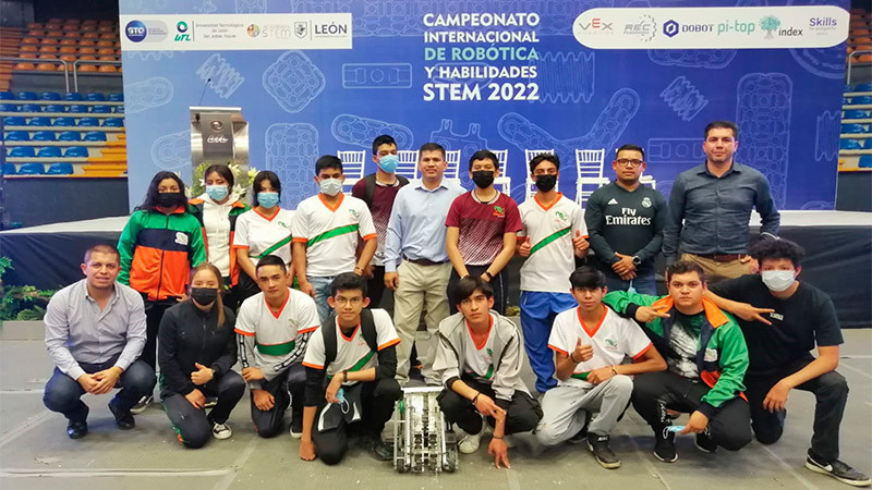 Estudiantes del Cecytem participan en Campeonato Internacional de Robótica 