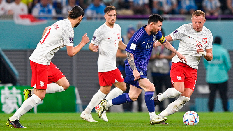Argentina vence a Polonia y avanza a octavos de final 