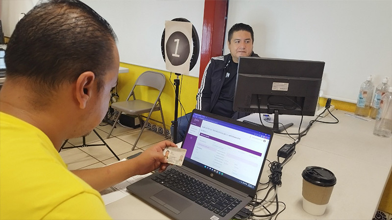 Credencialización en Secretaria de Educación del Estado de Michoacán, un paso más a favor del reordenamiento