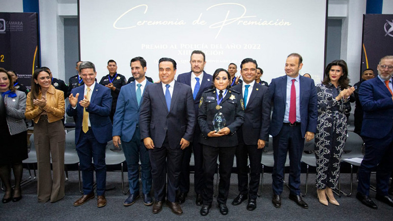 Canaco entrega premio al Policía del Año 2022 en Querétaro 