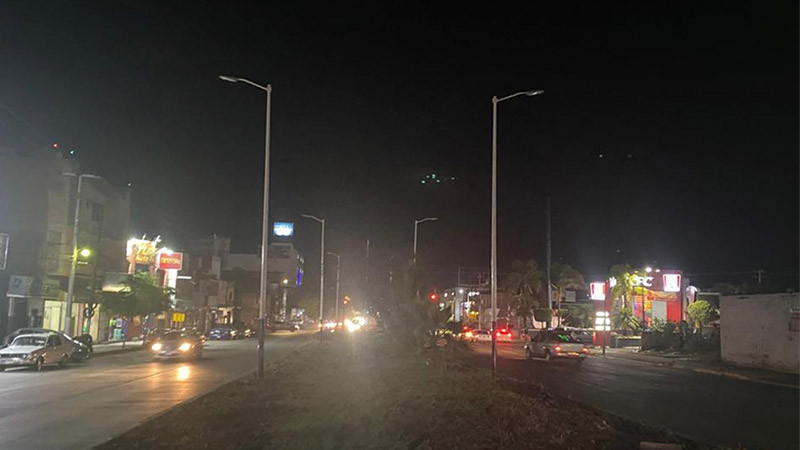 SCOP y municipio instalaron alumbrado en boulevard de La Piedad 