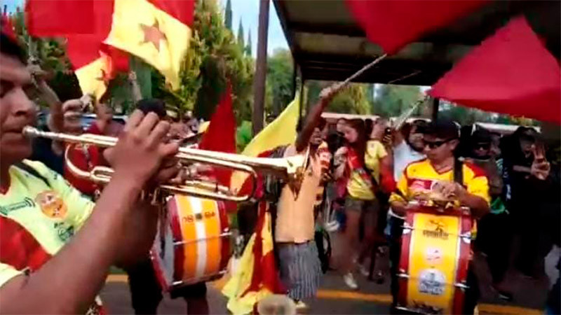 Familiares y amigos despiden a ex jugador de Monarcas Morelia Omar Trujillo 