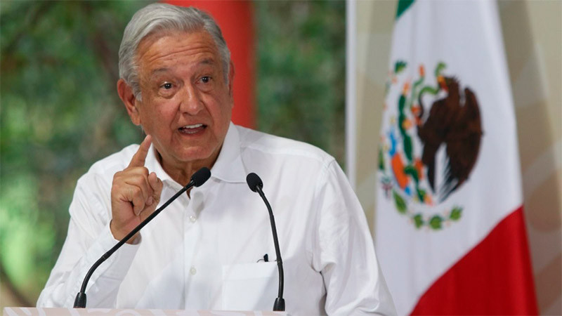 AMLO propone duplicar salario a médicos especialistas 