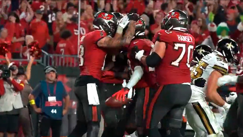  Buccaneers de Tampa Bay remontan a los Saints de New Orleans en los últimos tres minutos  