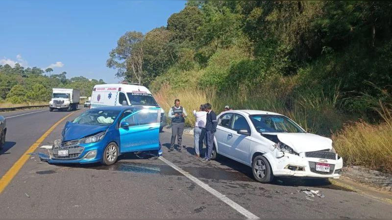 Choque en la Siglo XXI deja una mujer herida