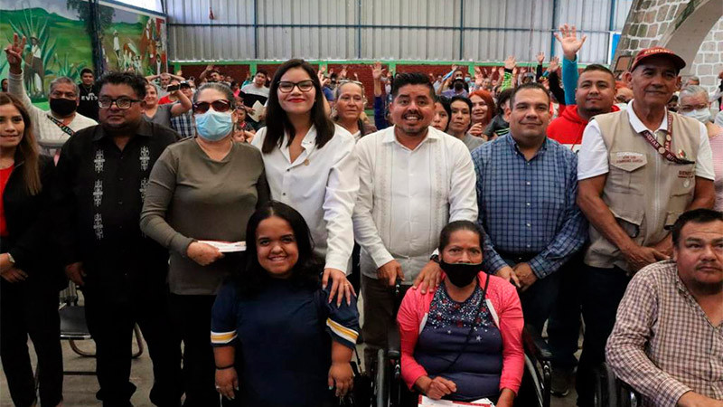 Entrega Sedebi Pensión para el Bienestar de Personas con Discapacidad en Tarímbaro 