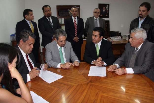 UMSNH y SUEUM celebran el fin de la huelga - Foto 0 