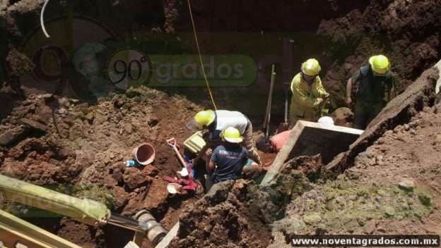 Dos muertos tras derrumbe en construcción en Uruapan, Michoacán 