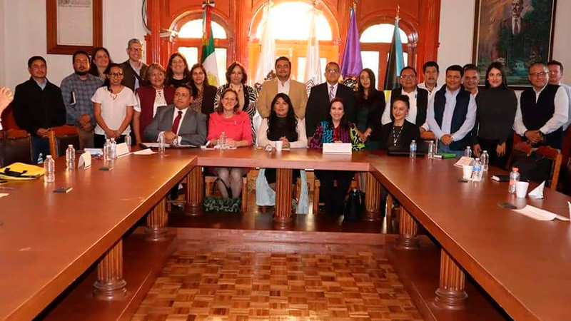 Otorgan facilidades a comunidad UIIM para estudiar y trabajar en Estados Unidos 