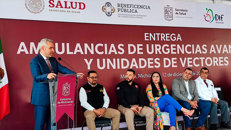 Entregan más de 20 ambulancias y vehículos al Gobierno de Michoacán