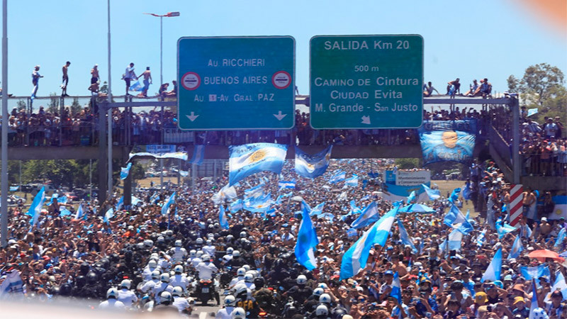 Realizan festejo por llegada de la Selección Argentina a Buenos Aires 