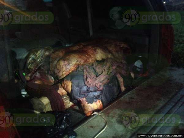 Michoacán: Con narcomensaje, dejan a tres descuartizados en vehículo, en Jacona - Foto 3 