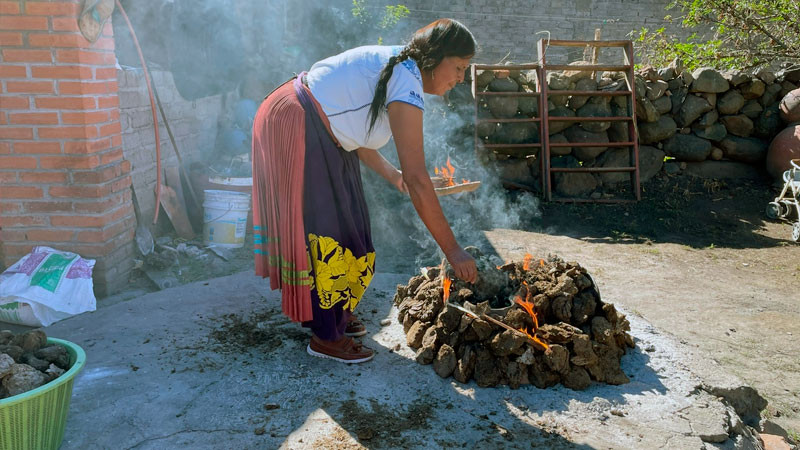 Presupuesto 2023 impulsará aún más la actividad artesanal en Michoacán 