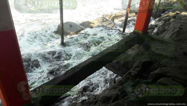 Mar de fondo continúa causando estragos en costas de Michoacán - Foto 0 