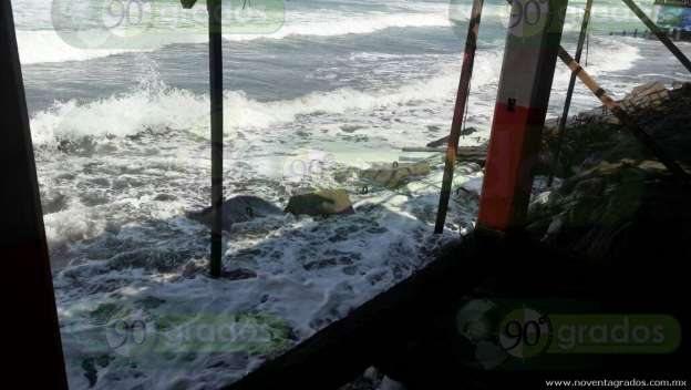 Mar de fondo continúa causando estragos en costas de Michoacán - Foto 3 
