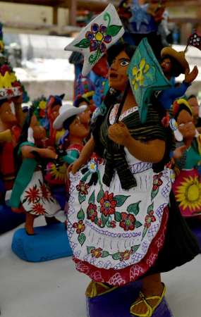 Inagotable la imaginación y creatividad de los artesanos en Ocumicho, Michoacán - Foto 2 